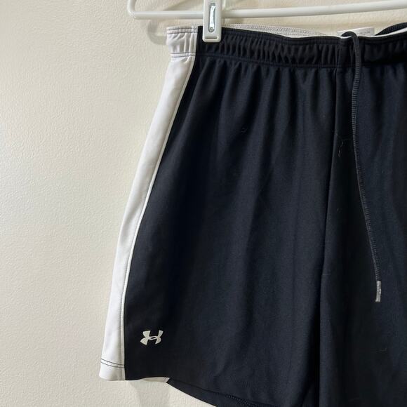 Under Armour Womens Sz Medium Black & White Polyester Athletic Shorts Workout - Picture 2 of 4